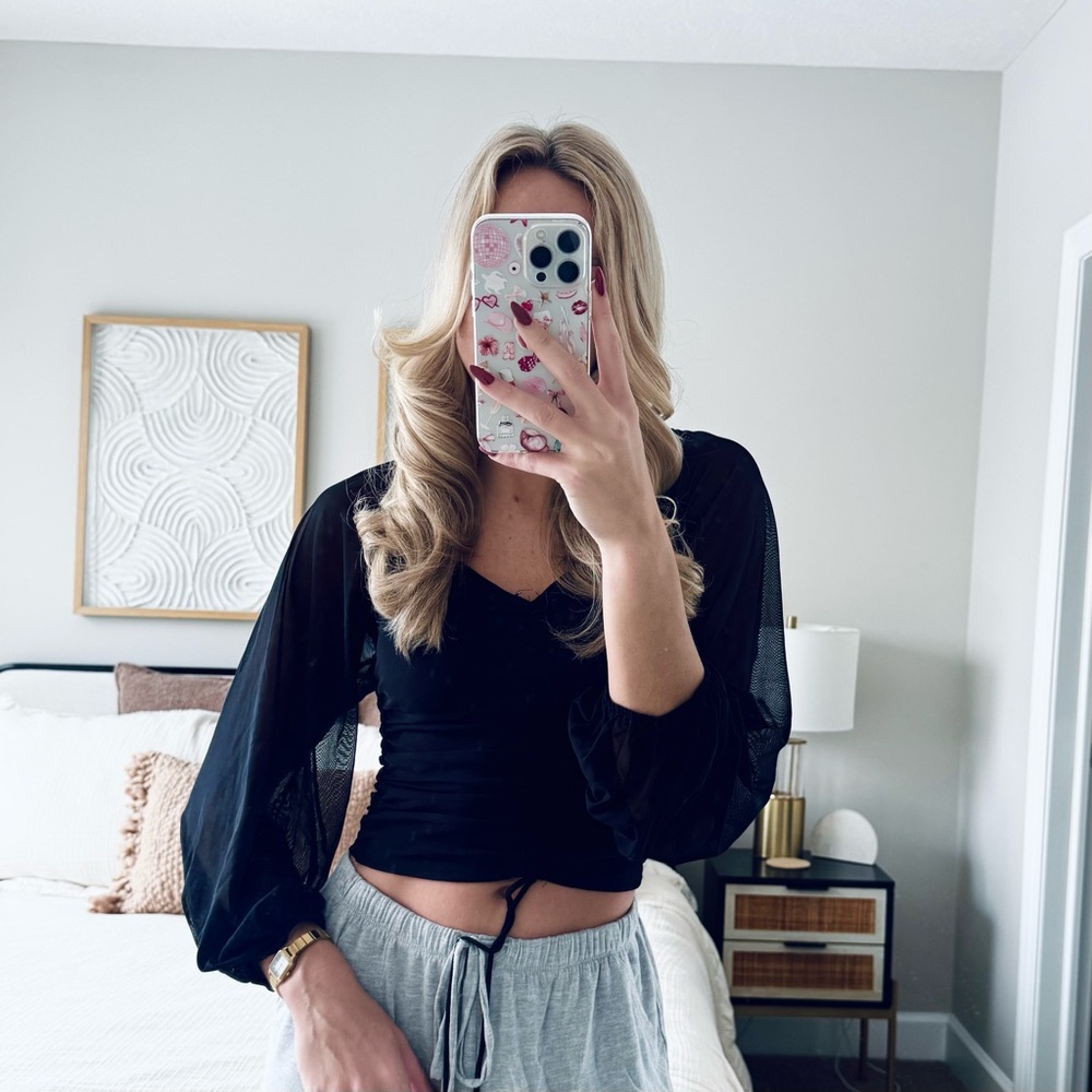 Emory Park Black Ruched Long Mesh Sleeve Top – Small